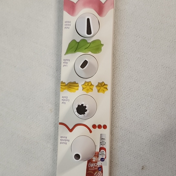 KitchenAid  Cookie press with Cupcake And Tip decorating kits - Picture 5 of 16